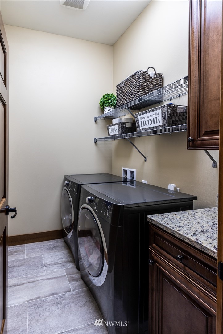 6862 Hannegan Road, Unit B Everson, WA 98247 - Photo 18 of 28 Gallery Image 18