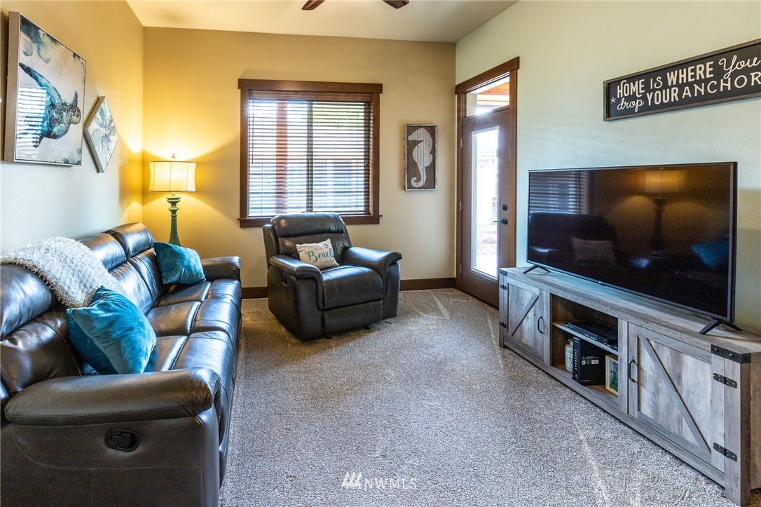 6862 Hannegan Road, Unit B Everson, WA 98247 - Photo 23 of 28 Gallery Image 23