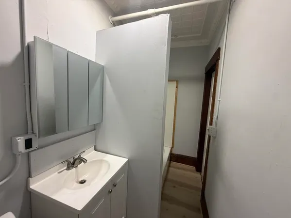 $1,400 | 41-43 Central Street, Unit 17, Haverhill, NH 03785