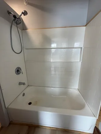 $1,400 | 41-43 Central Street, Unit 17, Haverhill, NH 03785