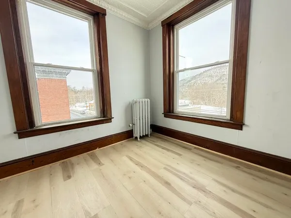 $1,400 | 41-43 Central Street, Unit 17, Haverhill, NH 03785