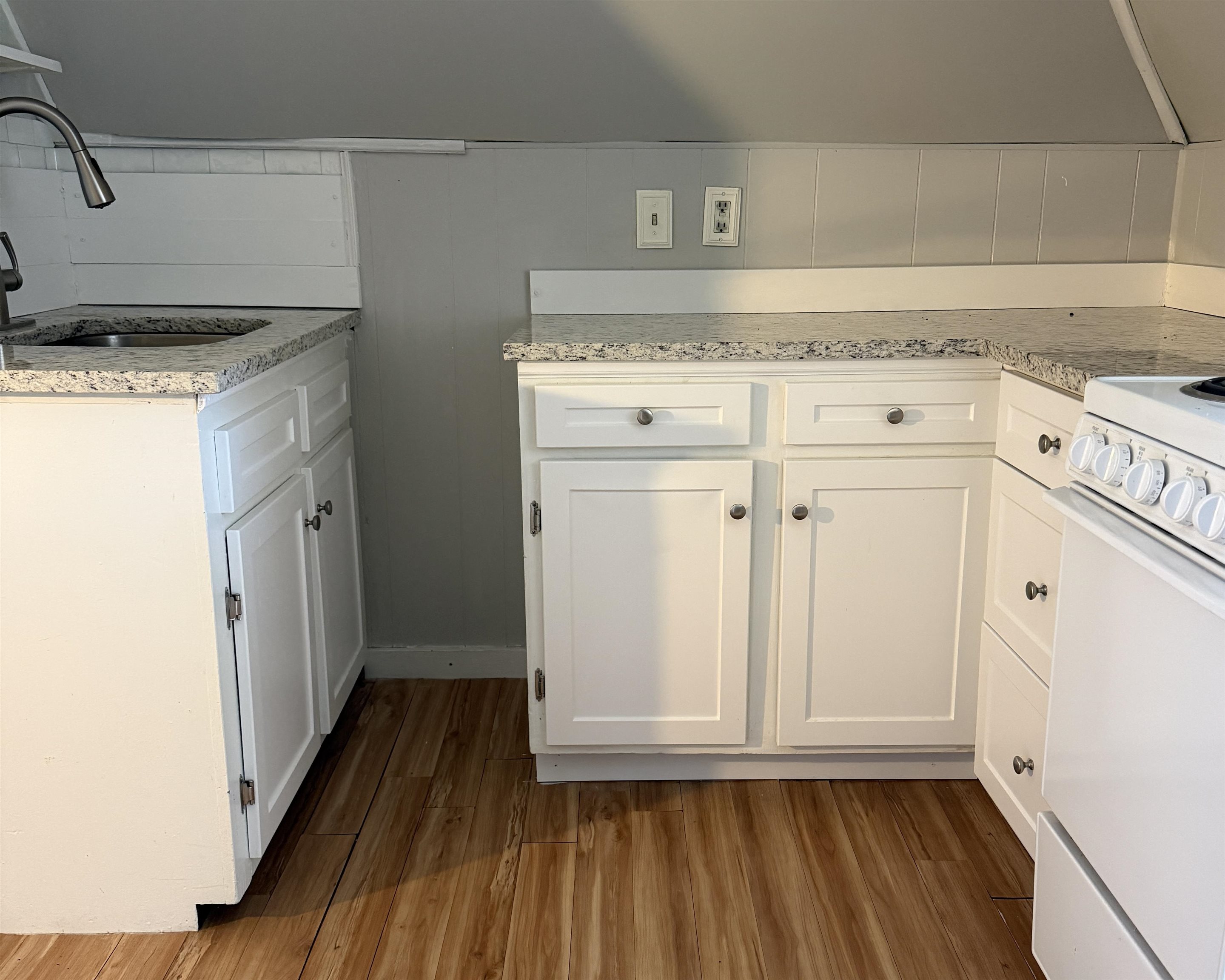 5 Griffin Street Derry, NH 03038 - Photo 14 of 17