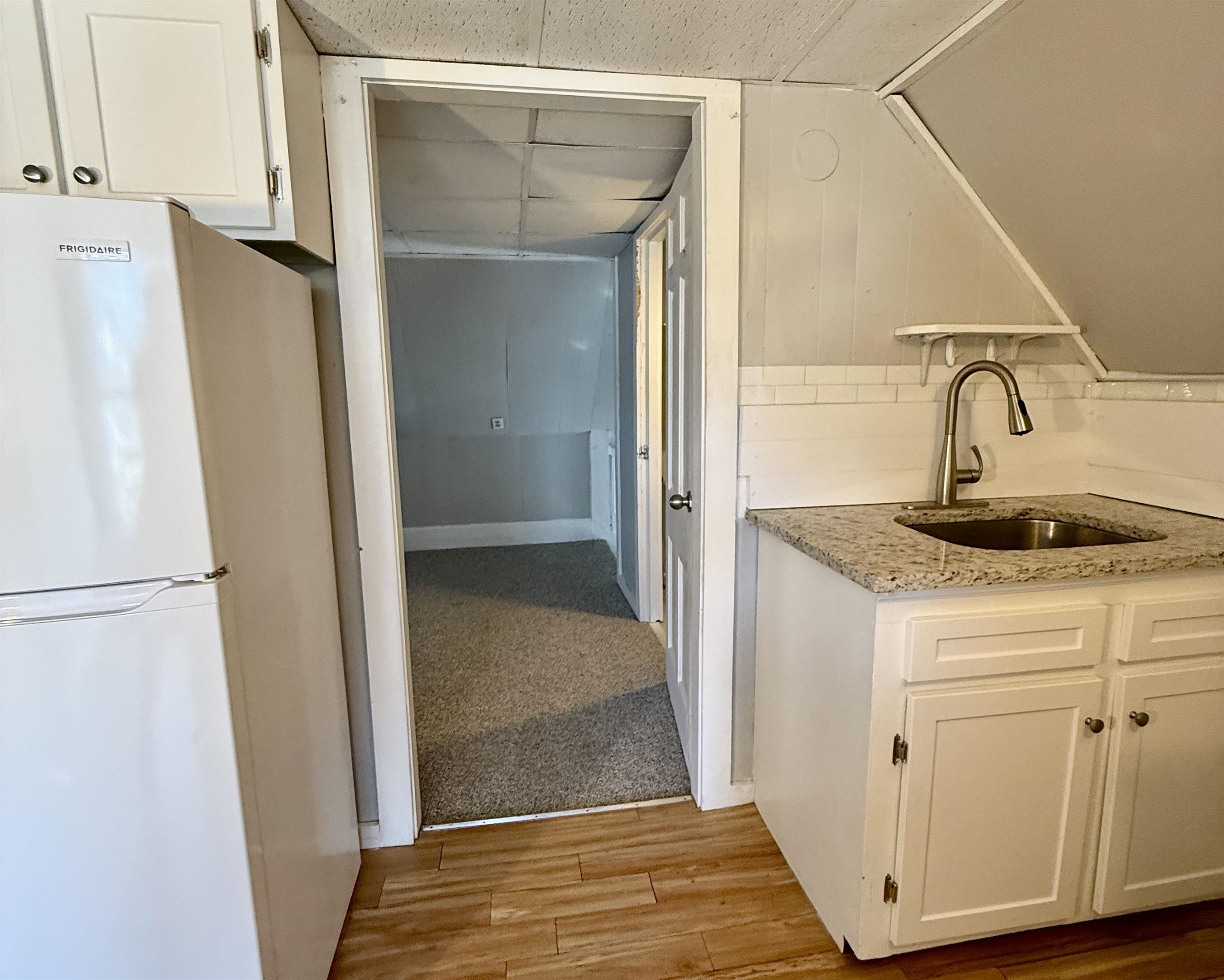 5 Griffin Street Derry, NH 03038 - Photo 15 of 17