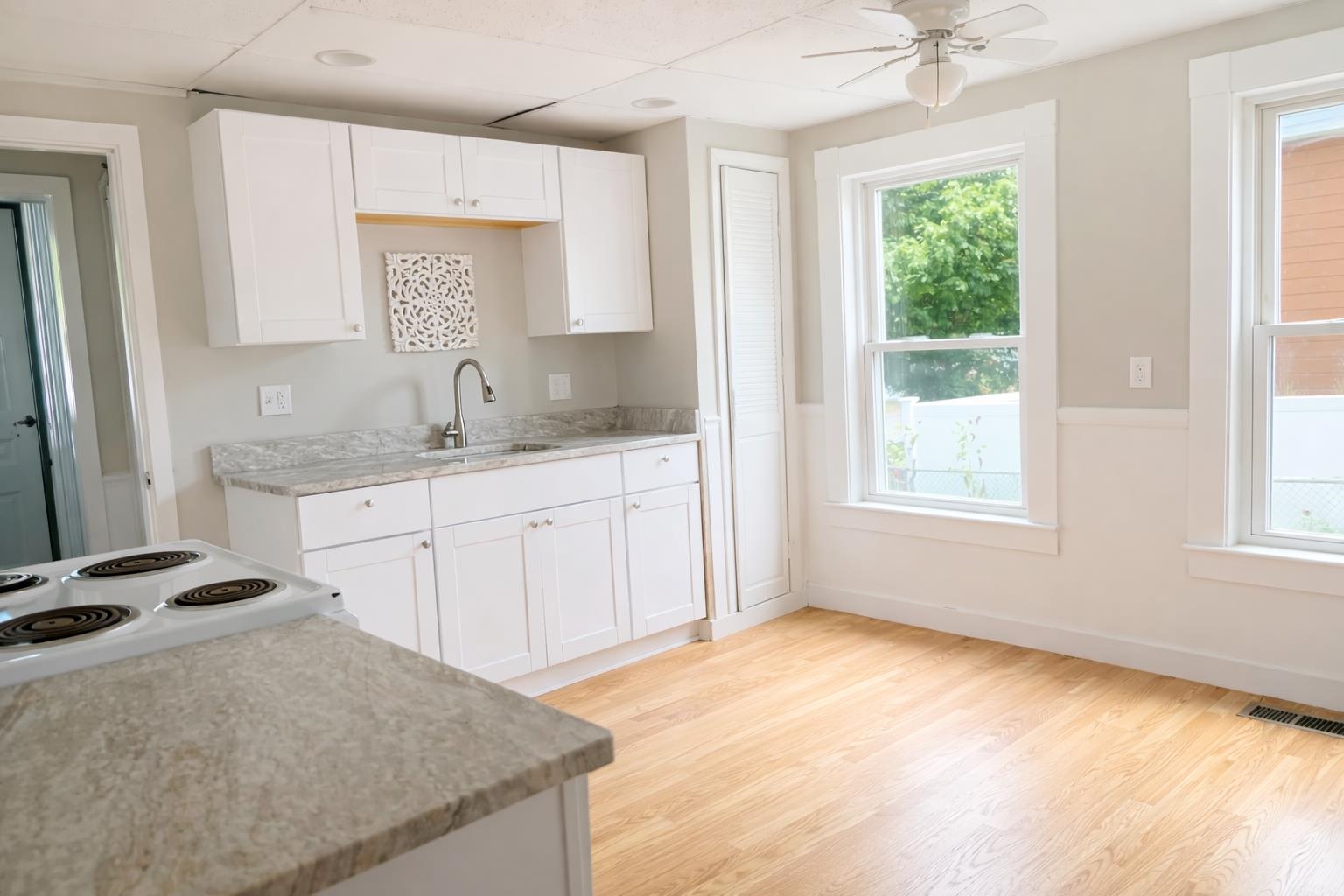 5 Griffin Street Derry, NH 03038 - Photo 5 of 17