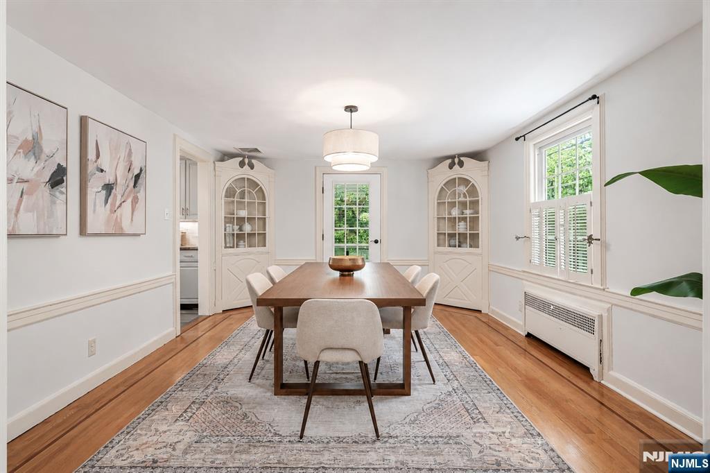 327 Chestnut Street Nutley, NJ 07110 - Photo 5 of 33