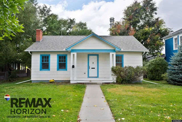 $200,000 | 208 South 4th Street, Douglas, WY 82633