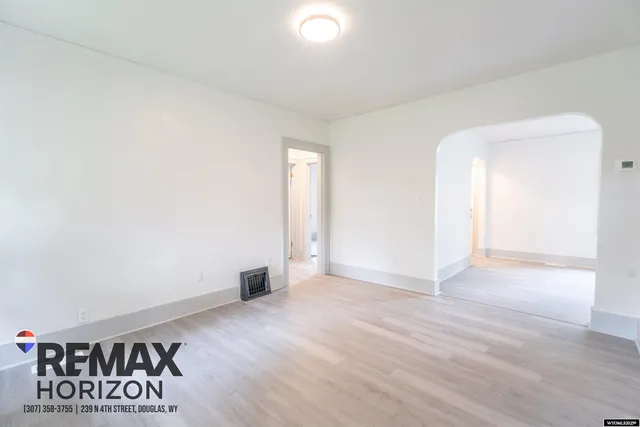 $200,000 | 208 South 4th Street, Douglas, WY 82633