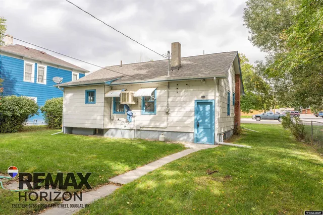 $200,000 | 208 South 4th Street, Douglas, WY 82633