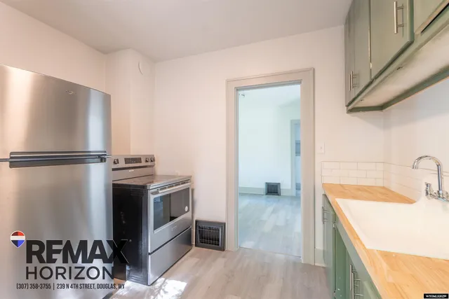 $200,000 | 208 South 4th Street, Douglas, WY 82633