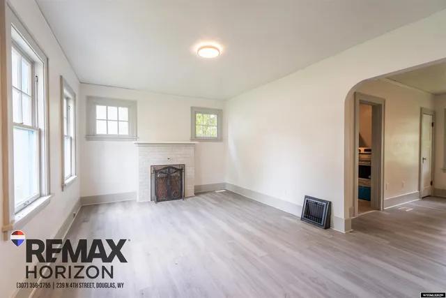 $200,000 | 208 South 4th Street, Douglas, WY 82633