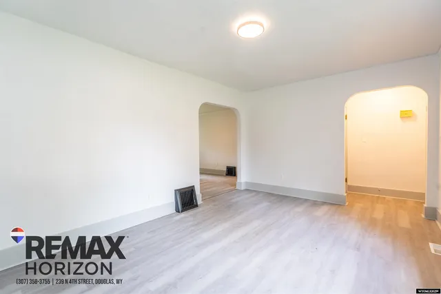 $200,000 | 208 South 4th Street, Douglas, WY 82633