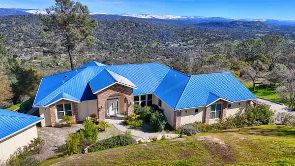 $825,000 | 41915 John Muir Drive, Coarsegold, CA 93614