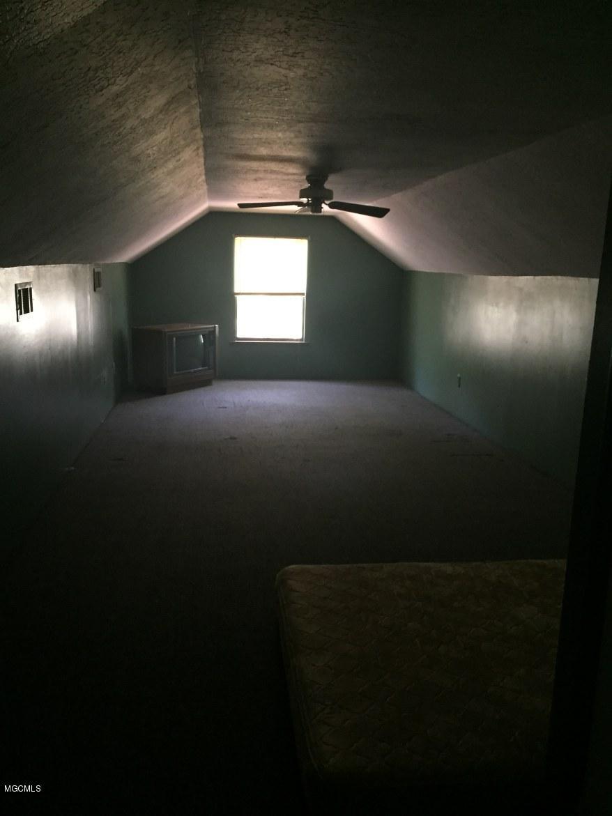 184 Rob Hunter Road Lucedale, MS 39452 - Photo 6 of 15 IMG_2363