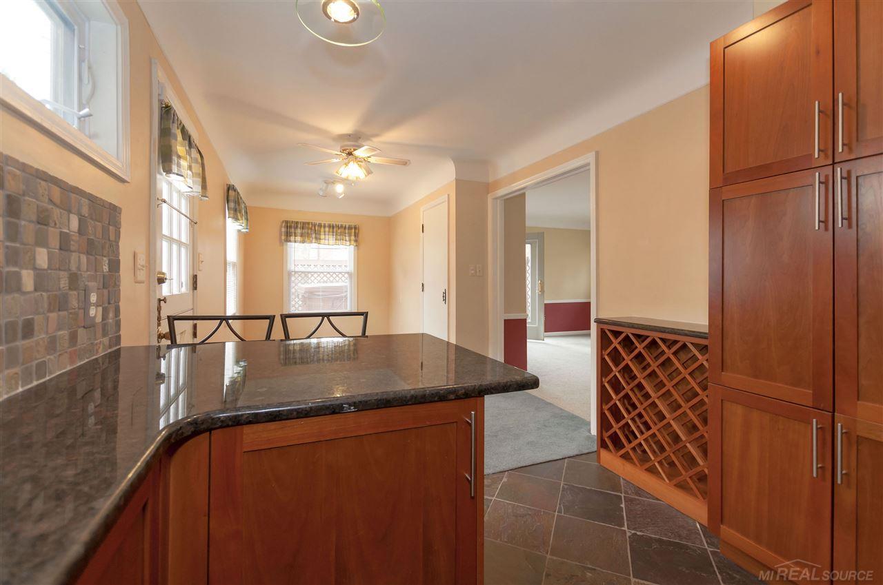 1019 Nottingham Road Grosse Pointe Park, MI 48230 - Photo 14 of 32