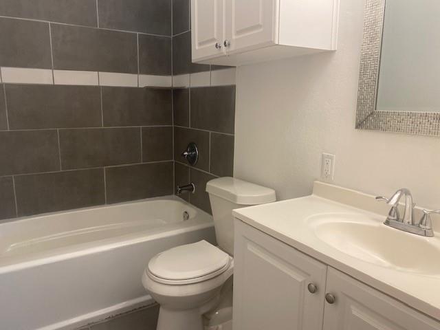 2014 Victoria Road Carrollton, TX 75007 - Photo 9 of 23 Gallery Image 9