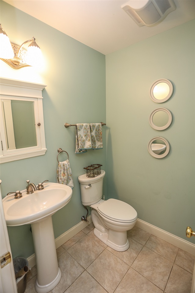27 Allen Road Bow, NH 03304 - Photo 14 of 40