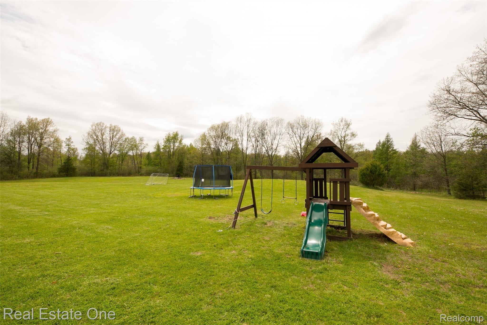 8110 Chambers Road Pinckney, MI 48169 - Photo 70 of 73 IMG-1109.jpg