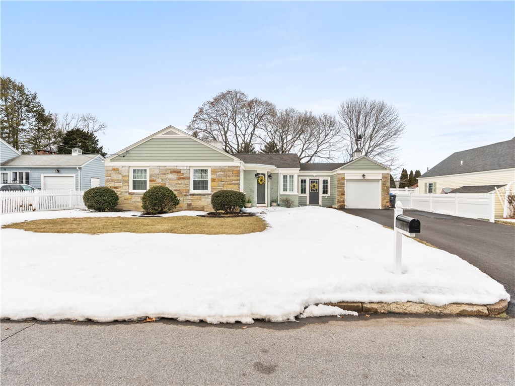 11 King Philip Road Pawtucket, RI 02861 - Photo 1 of 28 Gallery Image 1