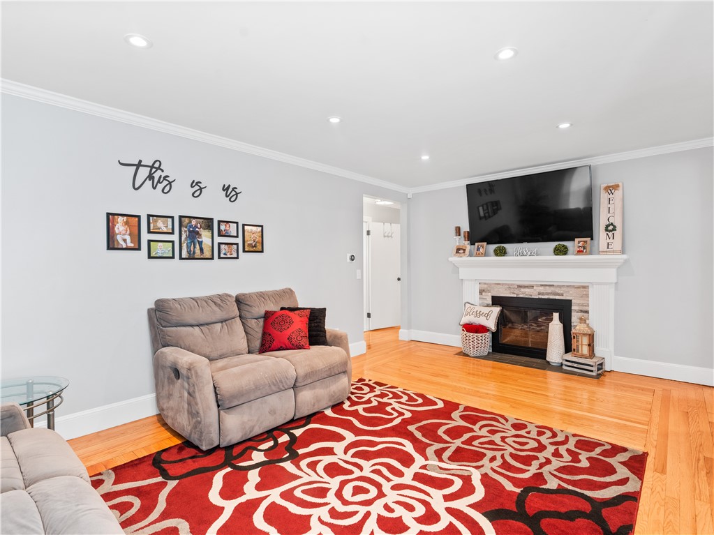 11 King Philip Road Pawtucket, RI 02861 - Photo 12 of 28 Gallery Image 12