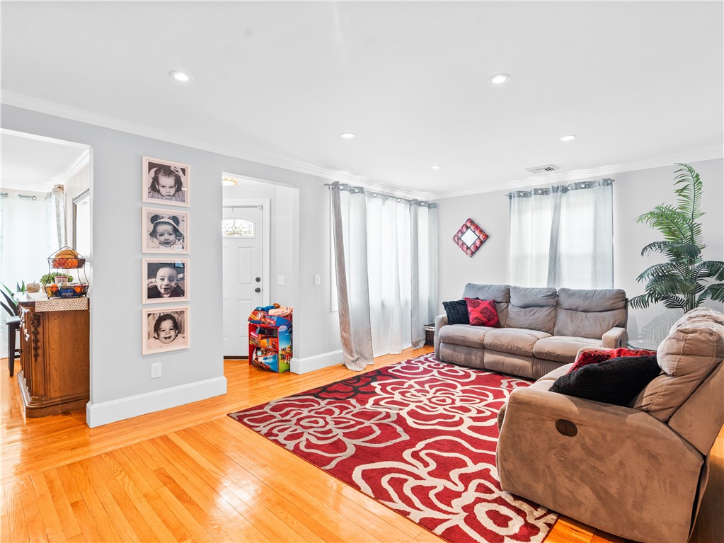 11 King Philip Road Pawtucket, RI 02861 - Photo 13 of 28 Gallery Image 13
