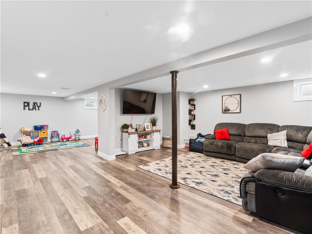 11 King Philip Road Pawtucket, RI 02861 - Photo 14 of 28 Gallery Image 14