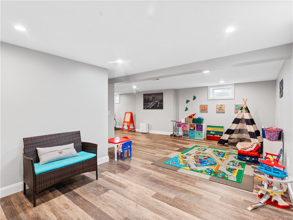 11 King Philip Road Pawtucket, RI 02861 - Photo 17 of 28 Gallery Image 17