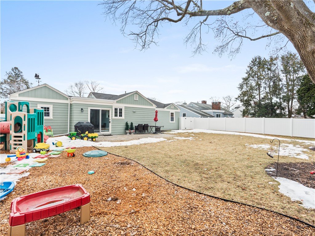 11 King Philip Road Pawtucket, RI 02861 - Photo 26 of 28 Gallery Image 26