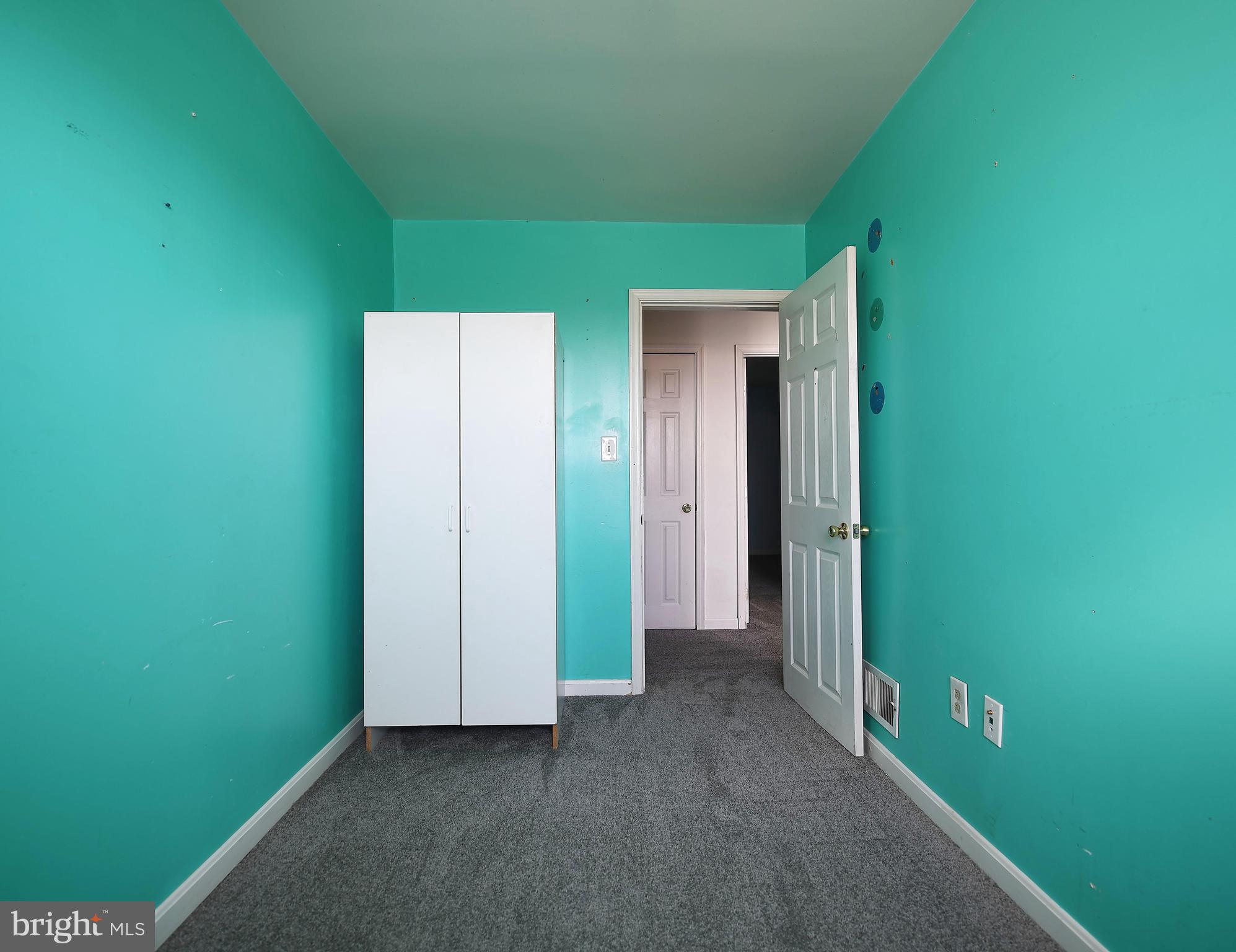 2978 Sollers Point Road Baltimore, MD 21222 - Photo 13 of 26