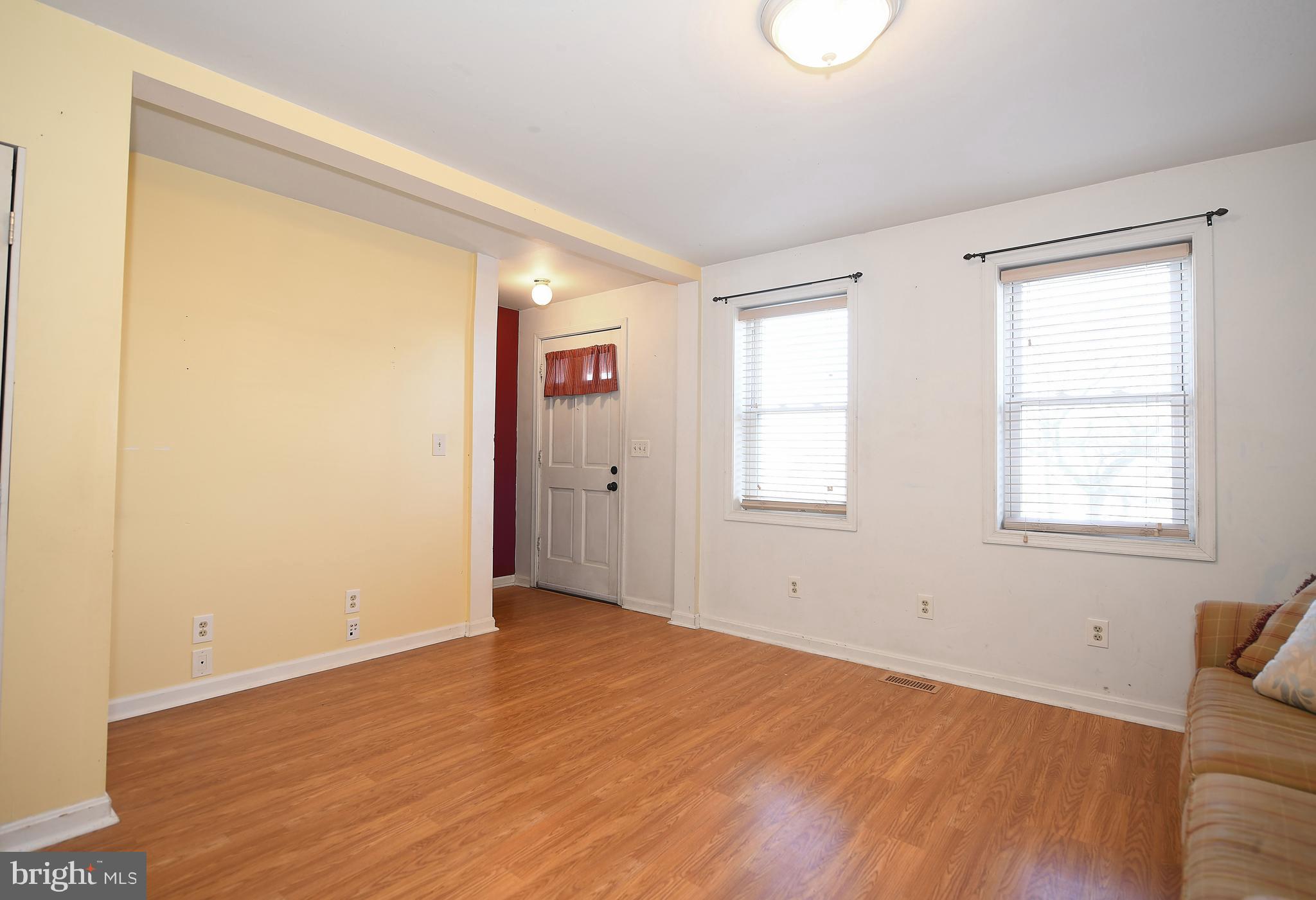 2978 Sollers Point Road Baltimore, MD 21222 - Photo 4 of 26