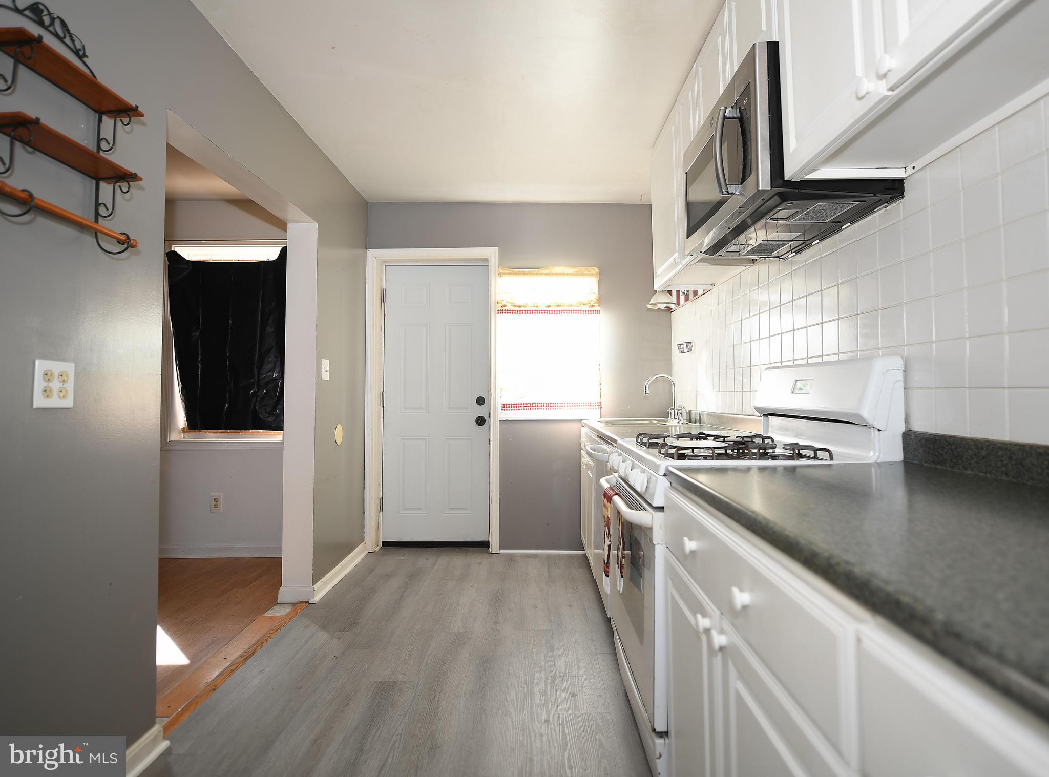 2978 Sollers Point Road Baltimore, MD 21222 - Photo 9 of 26