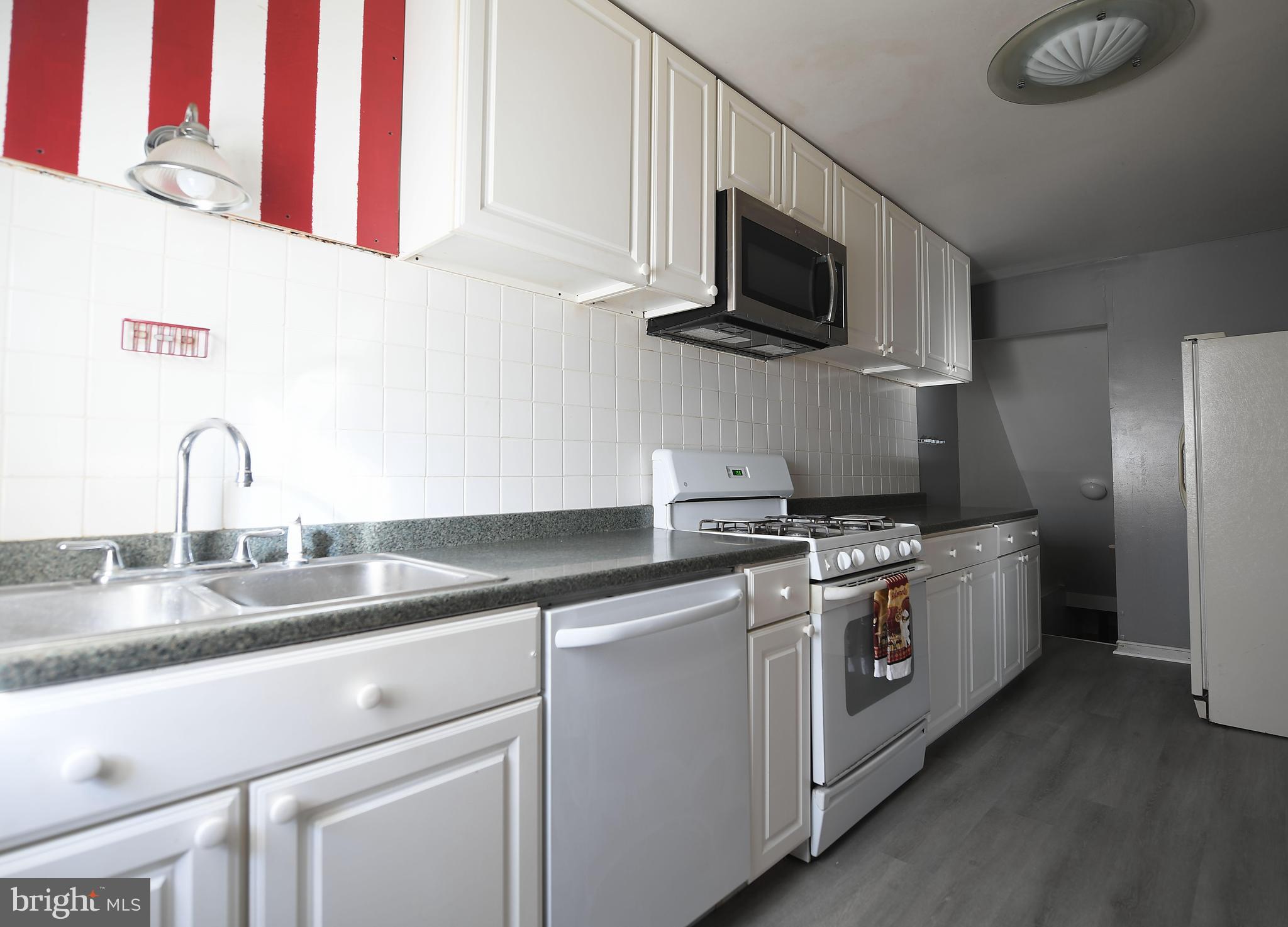 2978 Sollers Point Road Baltimore, MD 21222 - Photo 10 of 26