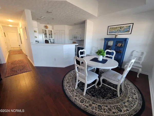 $2,300 | 108 Turtle Cay Drive, Unit 8, Wilmington, NC 28412