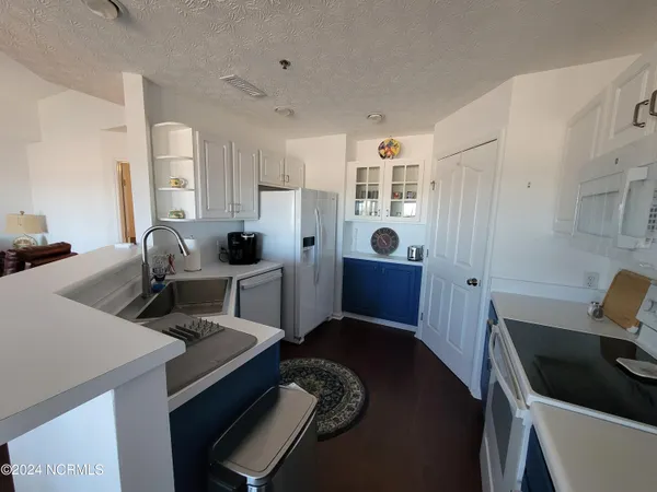 $2,300 | 108 Turtle Cay Drive, Unit 8, Wilmington, NC 28412