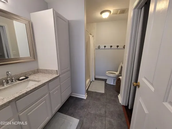 $2,300 | 108 Turtle Cay Drive, Unit 8, Wilmington, NC 28412