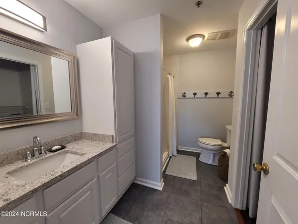 $2,300 | 108 Turtle Cay Drive, Unit 8, Wilmington, NC 28412