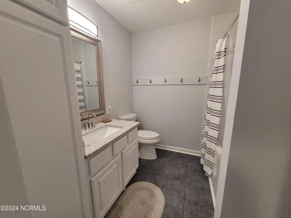 $2,300 | 108 Turtle Cay Drive, Unit 8, Wilmington, NC 28412