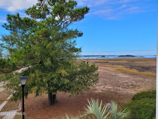 $2,300 | 108 Turtle Cay Drive, Unit 8, Wilmington, NC 28412