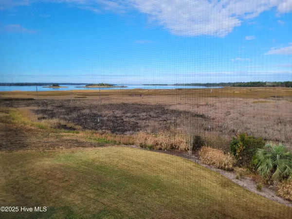 $2,300 | 108 Turtle Cay Drive, Unit 8, Wilmington, NC 28412