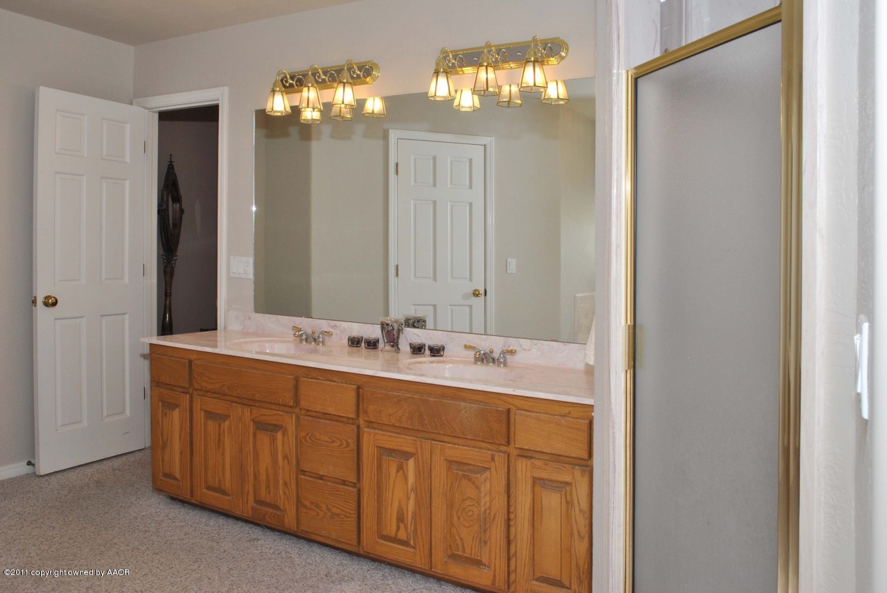 7904 Sheldon Road Amarillo, TX 79119 - Photo 11 of 19 Master Bathroom
