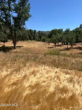 $189,500 | 19777 Country Oaks Street, Tehachapi, CA 93561