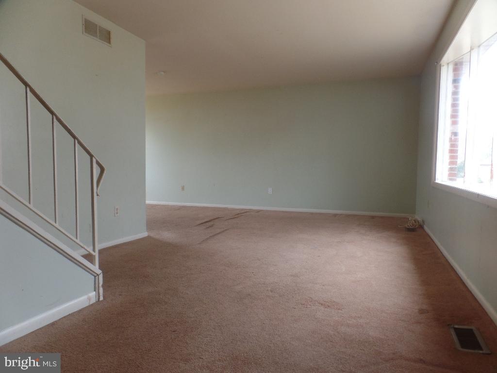 1285 Boyd Road Warminster, PA 18974 - Photo 3 of 27 Gallery Image 3