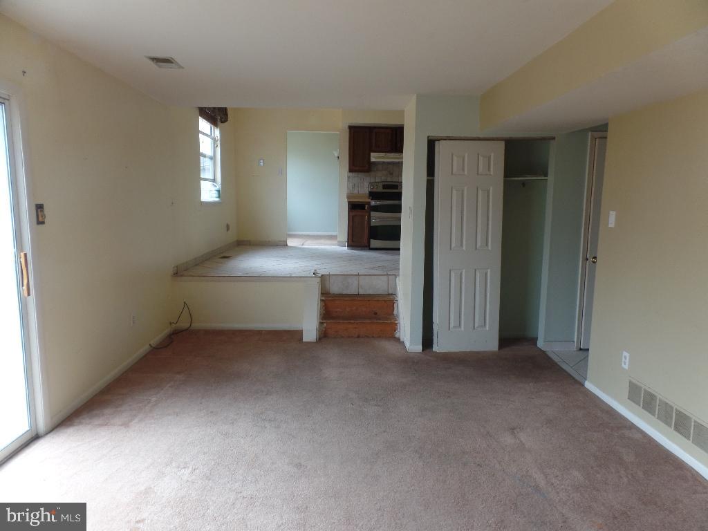 1285 Boyd Road Warminster, PA 18974 - Photo 6 of 27 Gallery Image 6