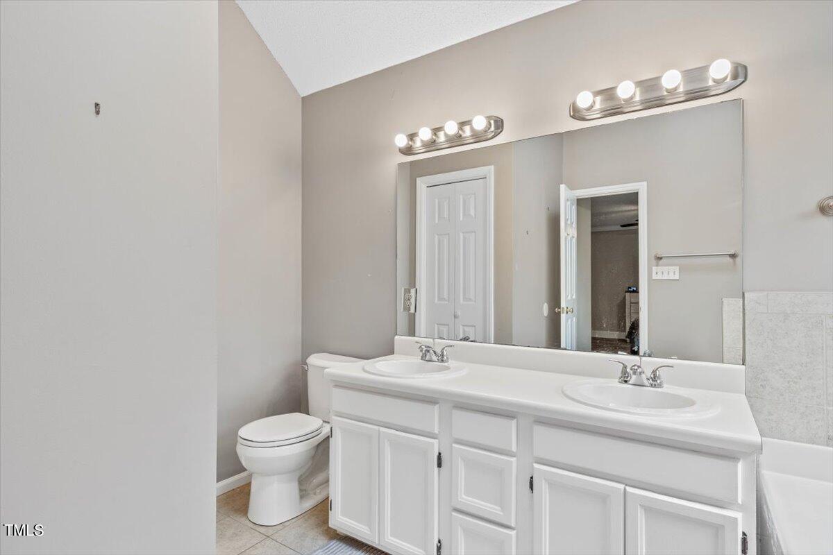 4520 Aviemore Crescent Raleigh, NC 27604 - Photo 17 of 33 25-4520 Aviemore Crescent-25