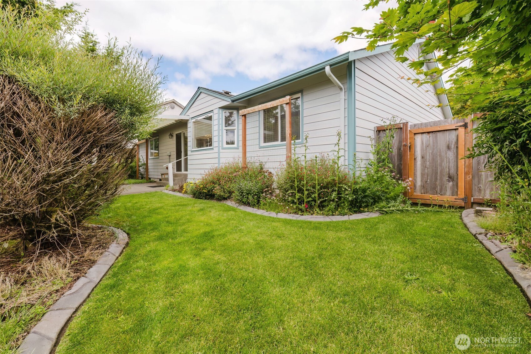 6003 60th Loop Southeast Lacey, WA 98513 - Photo 5 of 38
