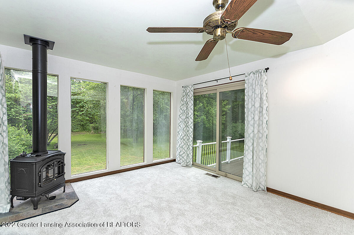 1222 Buckingham Road Haslett, MI 48840 - Photo 9 of 31 09