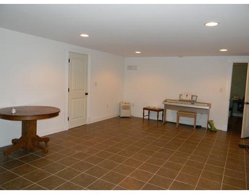 701 Blackstream Road Hermon, ME 04401 - Photo 19 of 25 Den/Family/Great Room.