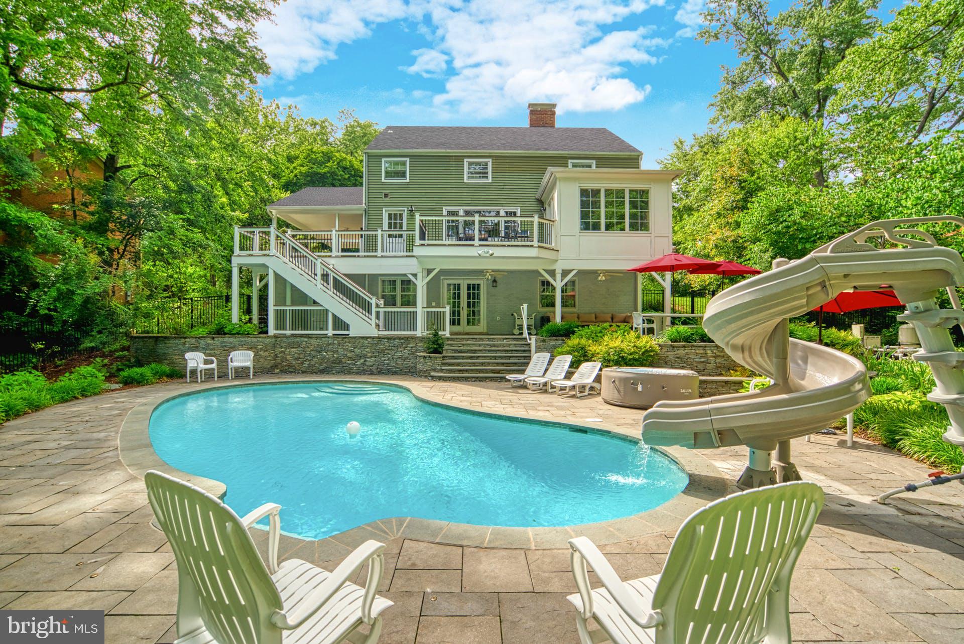 1629 Courtland Road Alexandria, VA 22306 - Photo 3 of 59 Amazing backyard is your private retreat