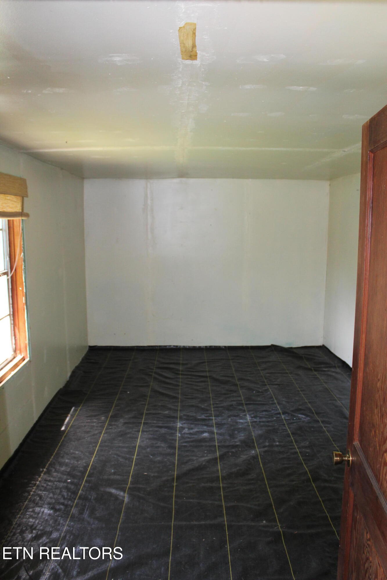 704 Annadel Road Lancing, TN 37770 - Photo 17 of 39 017