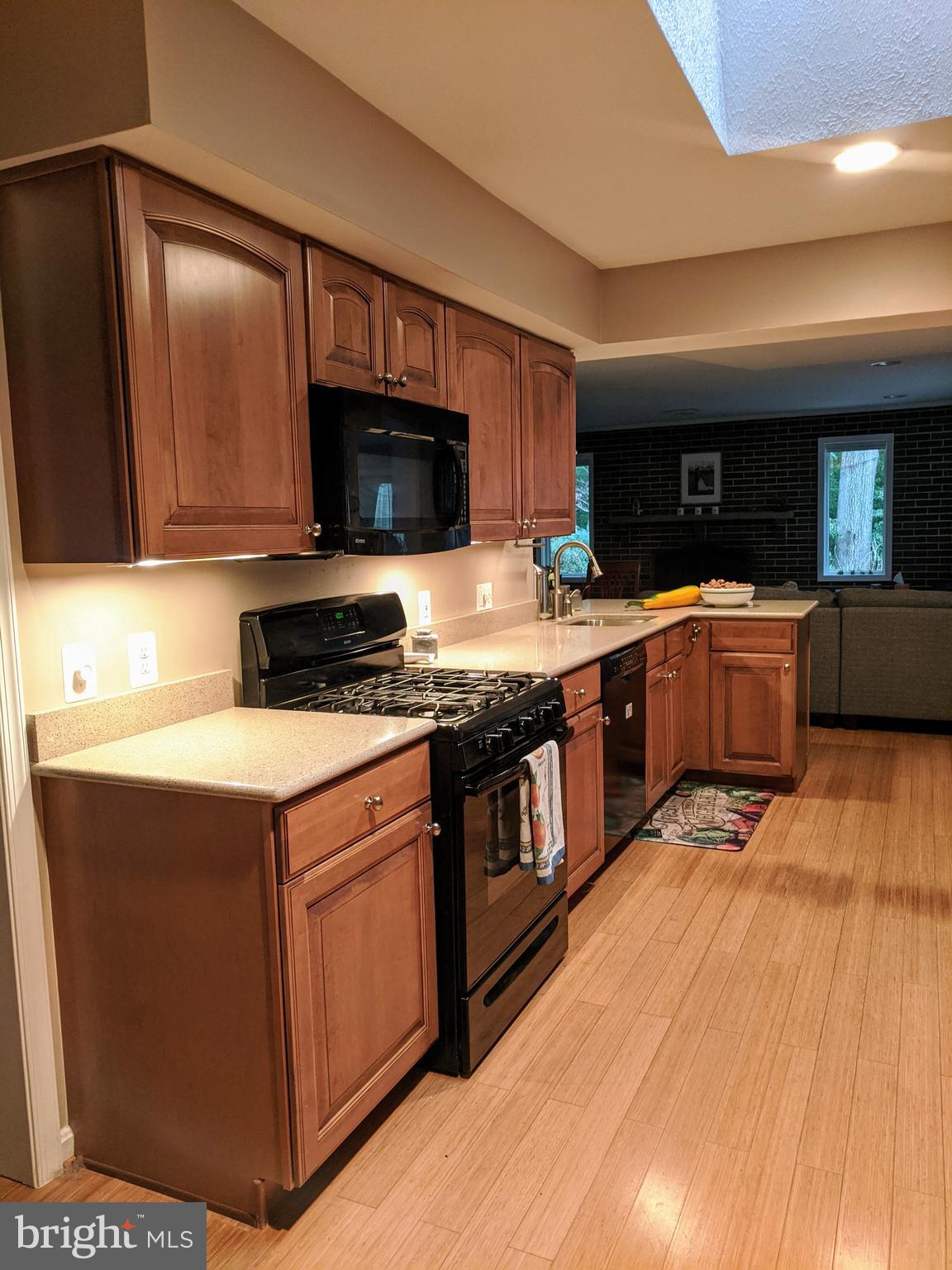 6013 Loretto Street Springfield, VA 22150 - Photo 2 of 15 Kitchen