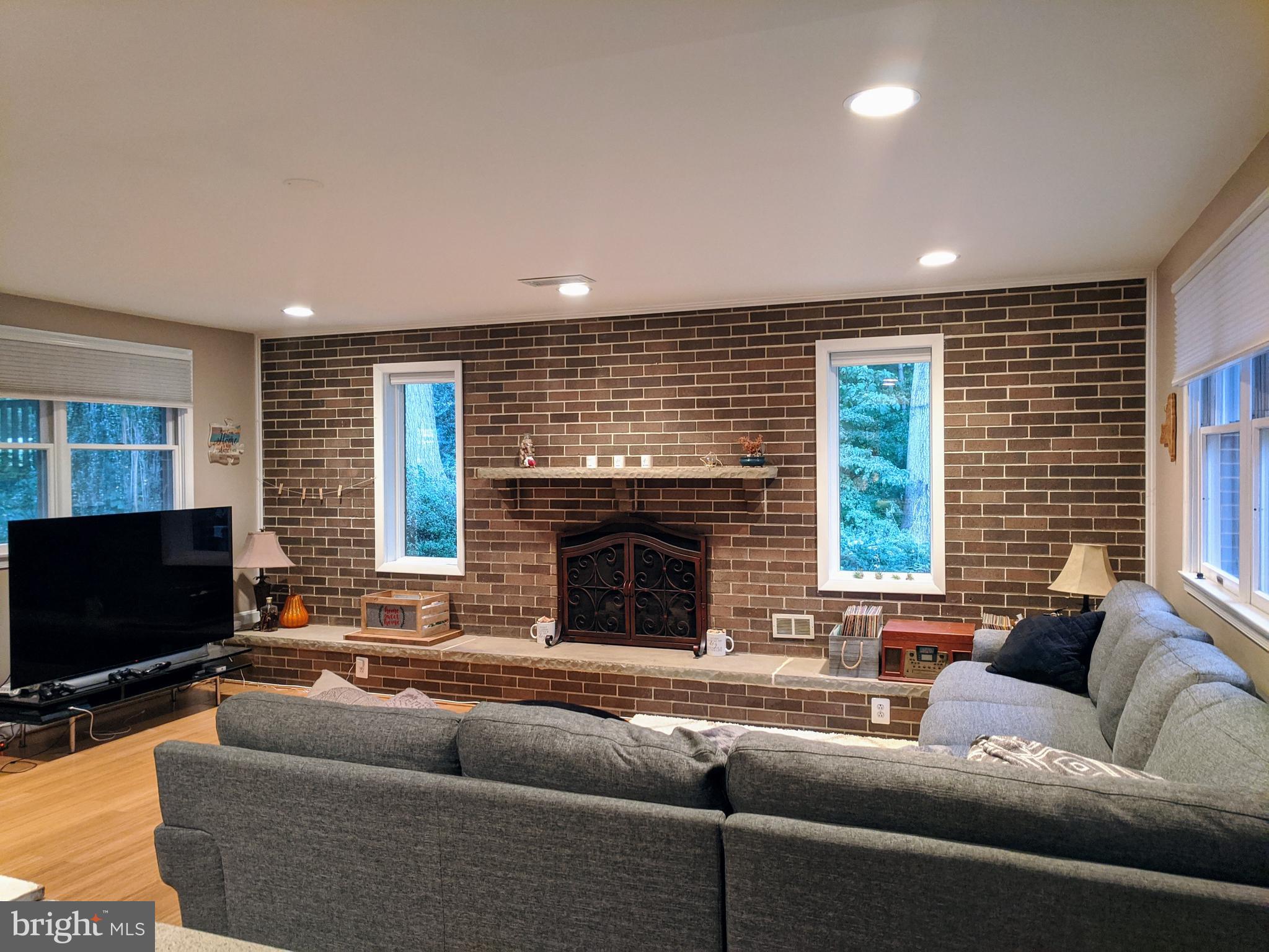 6013 Loretto Street Springfield, VA 22150 - Photo 7 of 15 Family Room